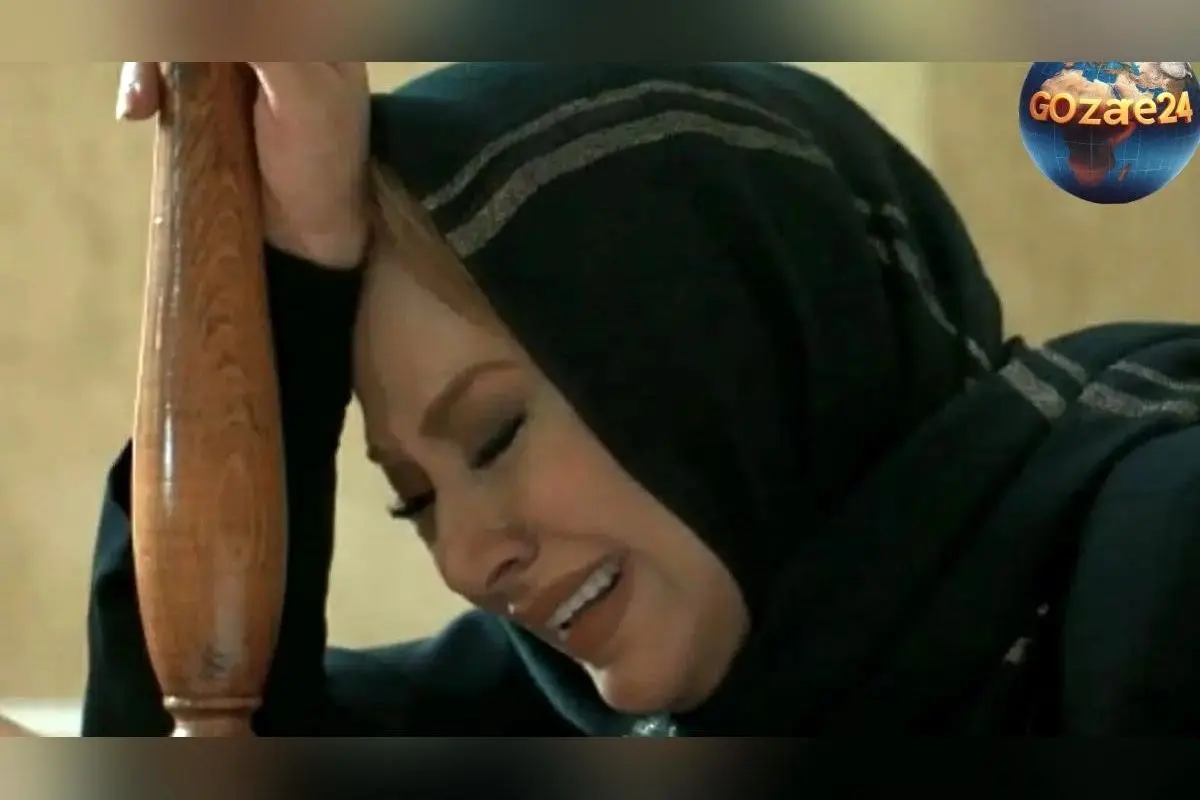 تصاویر دلخراش و لحظه‌های غم‌انگیز نسرین مقانلو در وداع با پدر در بهشت زهرا