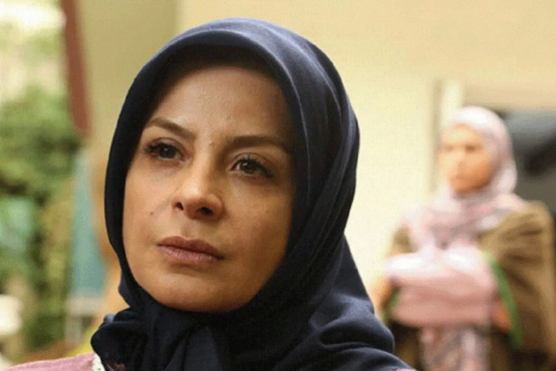سیما تیرانداز در نقش انیس پس از سال‌ها نقشه‌چینی و توطئه‌گری، اسیر سرنوشت می‌شود