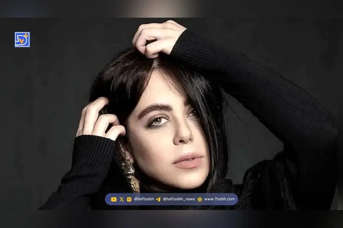 دکوراسیون پاییزی کافه الهام اخوان در مرکز شهر با حیاط و بالکن دنج و هنری