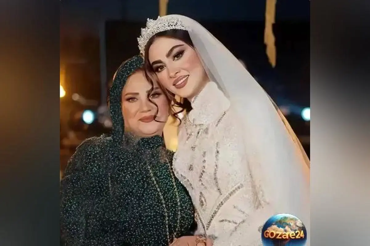 مریم مومن از سختی‌های دوران کودکی و فشارهای اطرافیان می‌گوید: «مادر موهایم را پیچید دور دستش و گفت اگر ادامه دهم، او را می‌کشد»