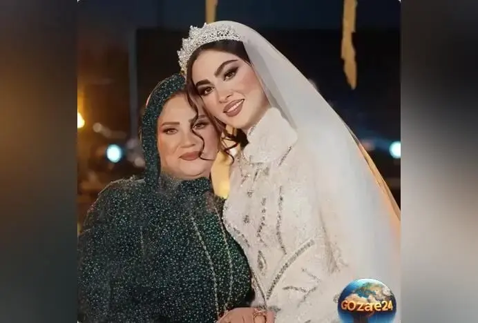 مریم مومن از سختی‌های دوران کودکی و فشارهای اطرافیان می‌گوید: «مادر موهایم را پیچید دور دستش و گفت اگر ادامه دهم، او را می‌کشد»