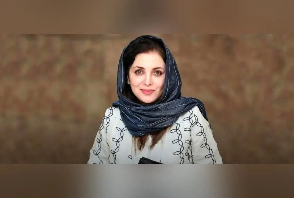 رویا میرعلمی در لباس عروس و دیوار خاطرات، لحظه‌ای متفاوت و دلنشین را رقم زد!