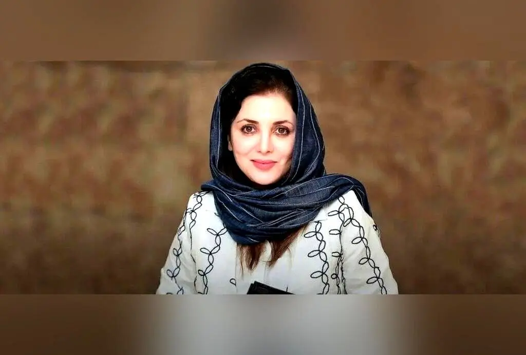 رویا میرعلمی در لباس عروس و دیوار خاطرات، لحظه‌ای متفاوت و دلنشین را رقم زد!