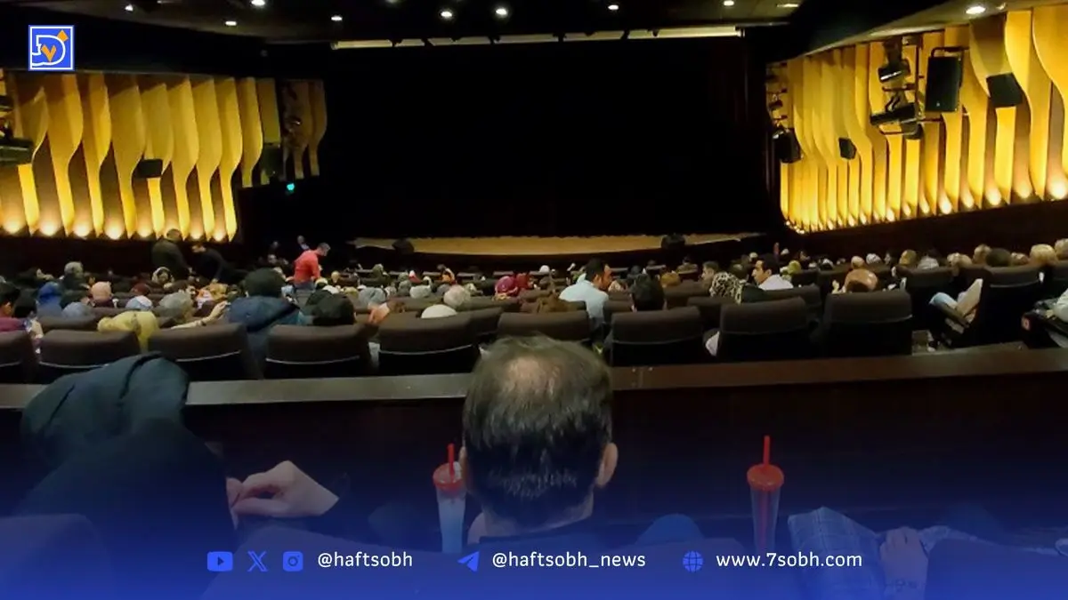 شبی که سالن، خانه‌ قصه‌ها شد: لحظه‌های درون تاریکی و ارتباط عمیق مردم در دل خاموشی