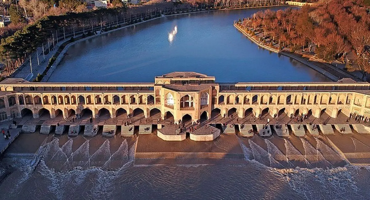 تصویر تاریخی کم‌نظیر از پل خواجو در اصفهان سال ۱۳۰۵؛ نمادی از تاریخ، هنر و فرهنگ ایرانی