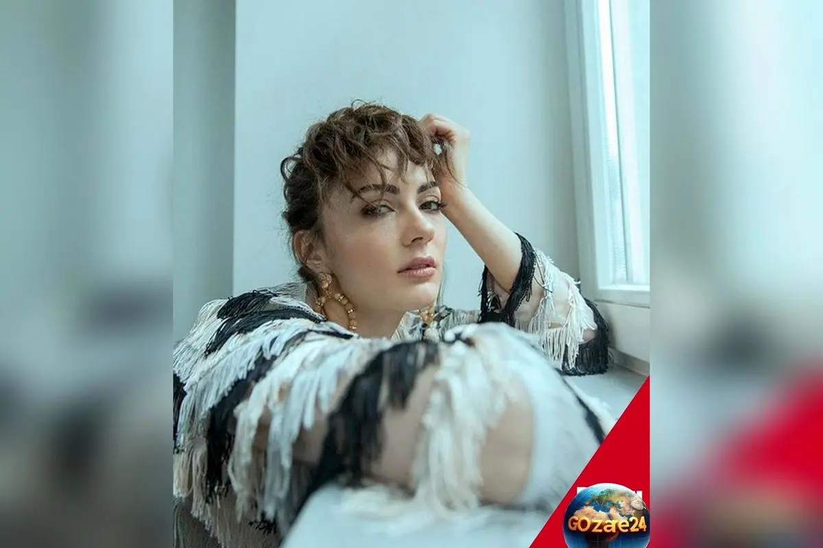 استریت استایل پاییزی بورجو اوزبرک با پالتو بلند و شلوار بگی در جدیدترین عکس اینستاگرام