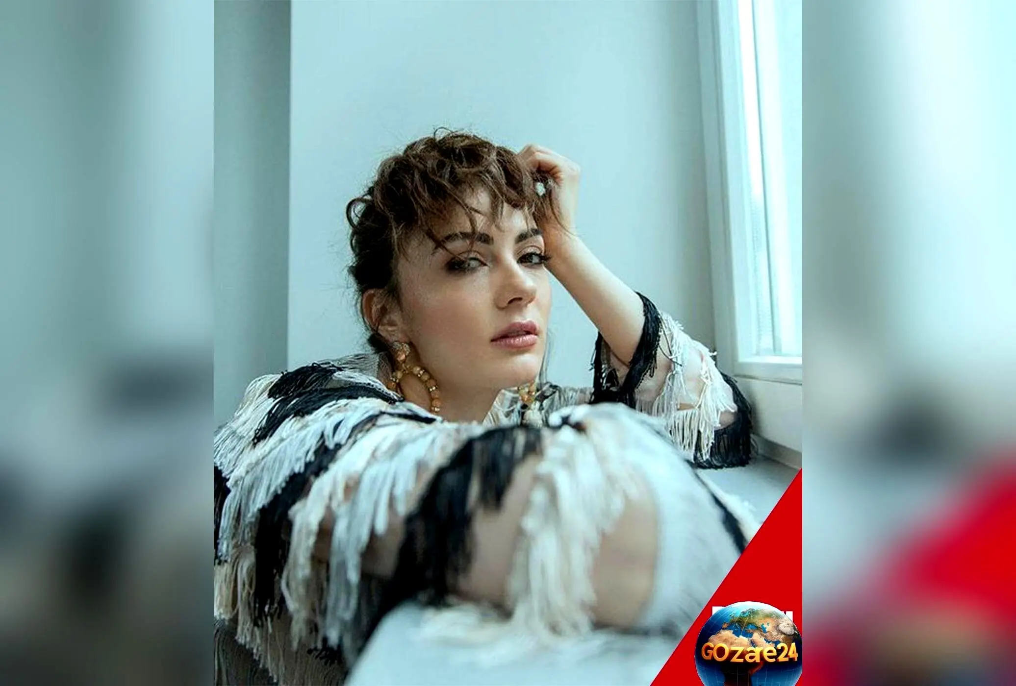 استریت استایل پاییزی بورجو اوزبرک با پالتو بلند و شلوار بگی در جدیدترین عکس اینستاگرام