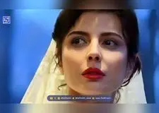نمایش لوکس و مدرن خانه لیلا حاتمی با مبلمان سفید، گل رز قرمز و طراحی مینیمال
