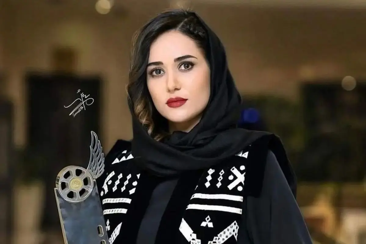 تصاویر جدید و زیبا از پریناز ایزدیار در شب مهتابی با حال و هوای عاشقانه