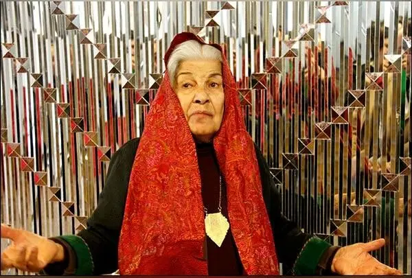 اثر ماندگار منیر فرمانفرماییان در هتل لاله که اکنون به آجیل‌فروشی تبدیل شده است