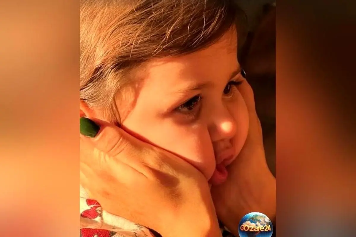 تصاویر بانمک و لحظات باحوصله همسر شاهرخ استخری از لاک زدن دخترش نبات در فضای شیک و لوکس اتاق خوابشان