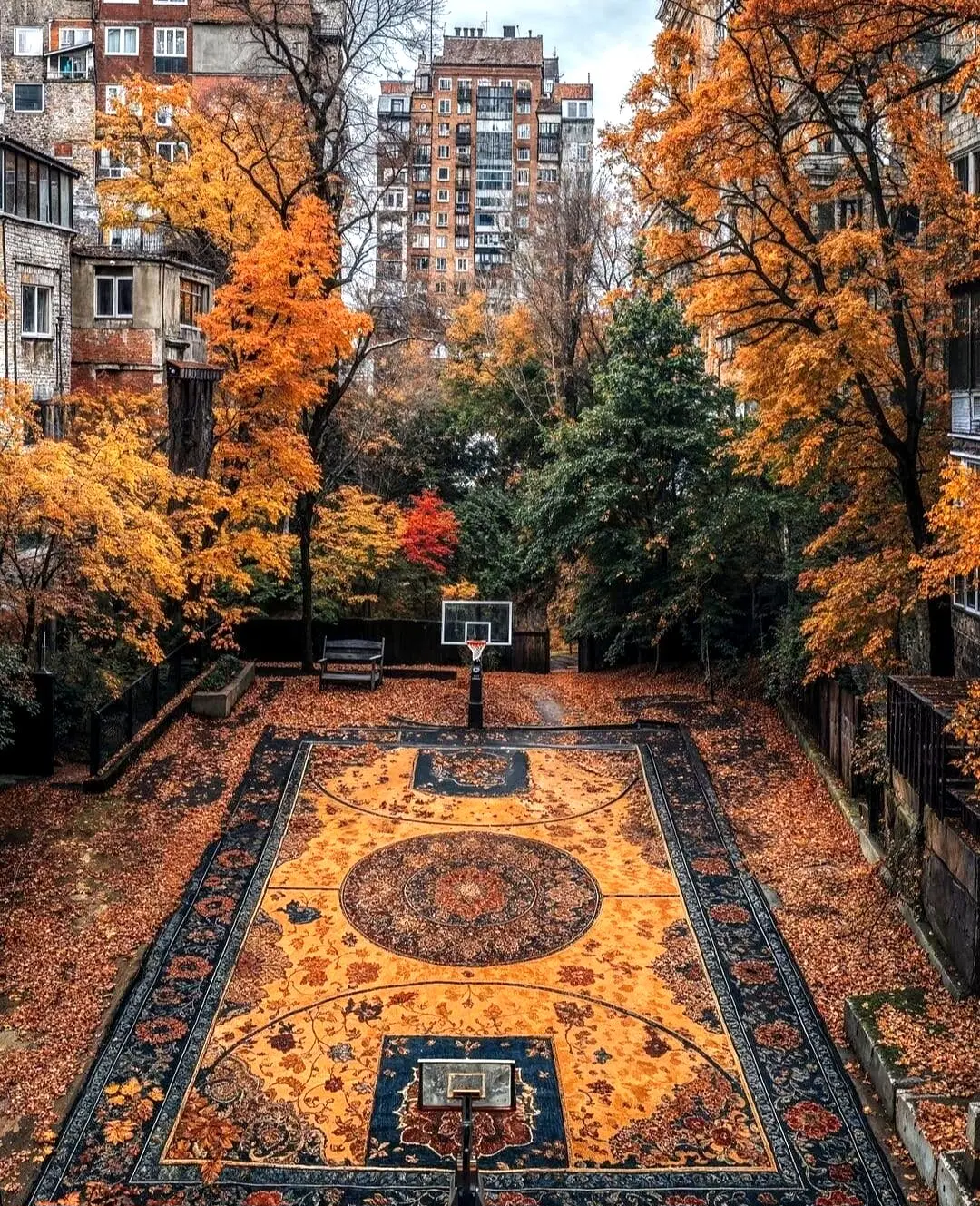 گستراندن فرش ایرانی بر جامه پاییزی شهر