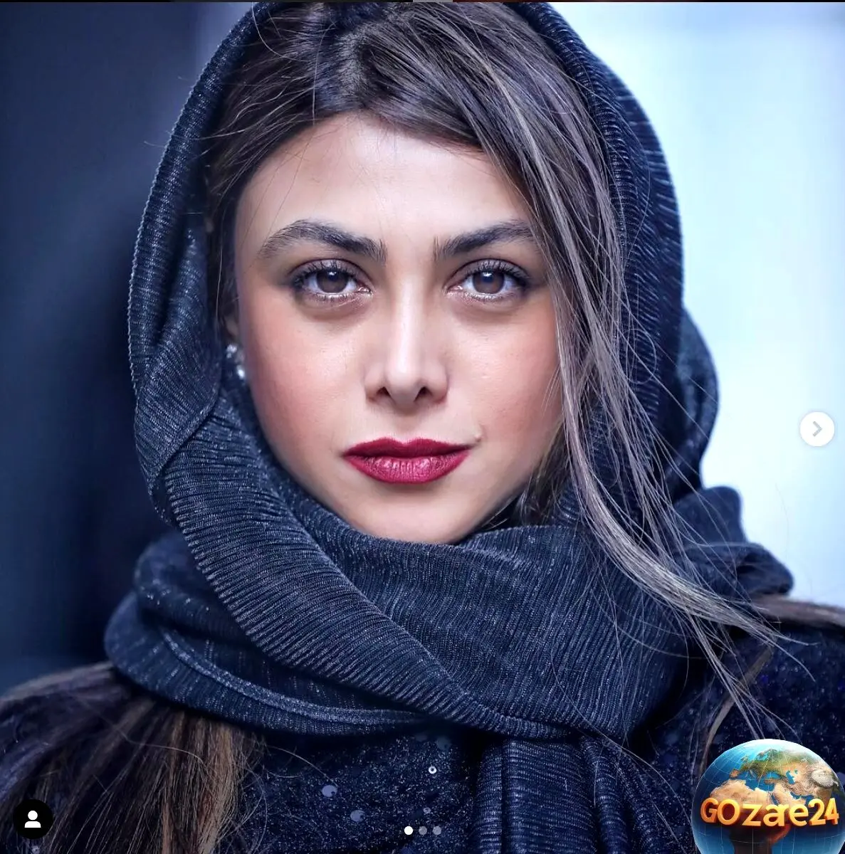 استایل شیک و خاص آزاده صمدی در جشنواره فیلم فجر همراه با عینک برند و جذابیت بی‌نظیر