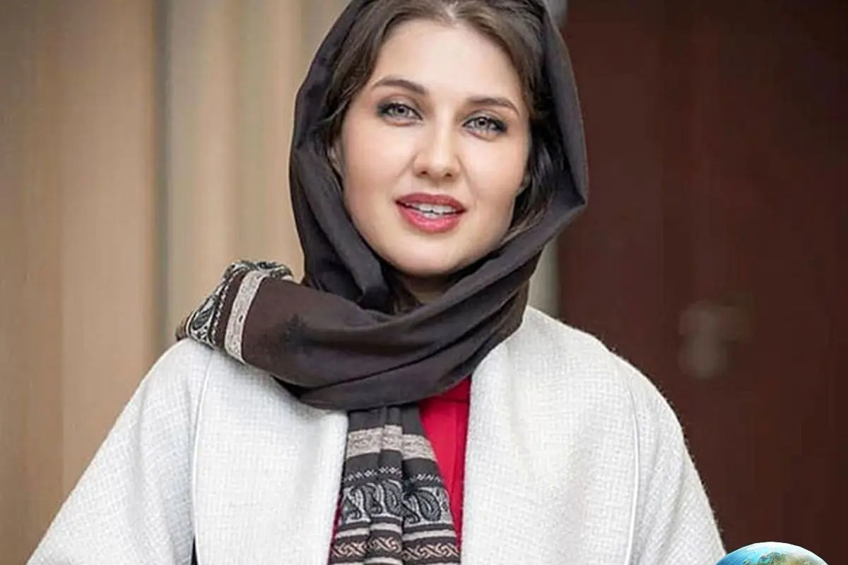 کافه گردی تابستانی و استایل رنگارنگ گلوریا هاردی در صفحه اینستاگرام