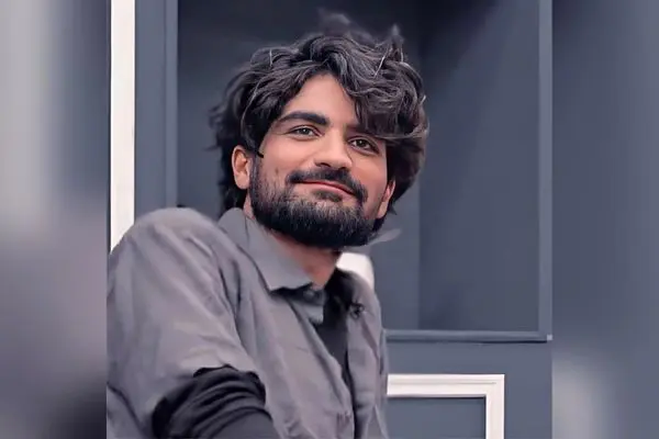 بررسی دکوراسیون منزل عرفان طهماسبی، خواننده محبوب عصر جدید + ویدئو و تصاویر