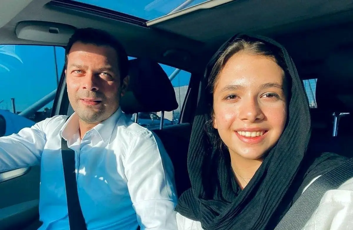 خانه‌ای مدرن و دلنشین با عناصر سنتی در منزل پژمان بازغی: ترکیبی از فرش ایرانی، پرده‌های رنگی و طراحی هنری