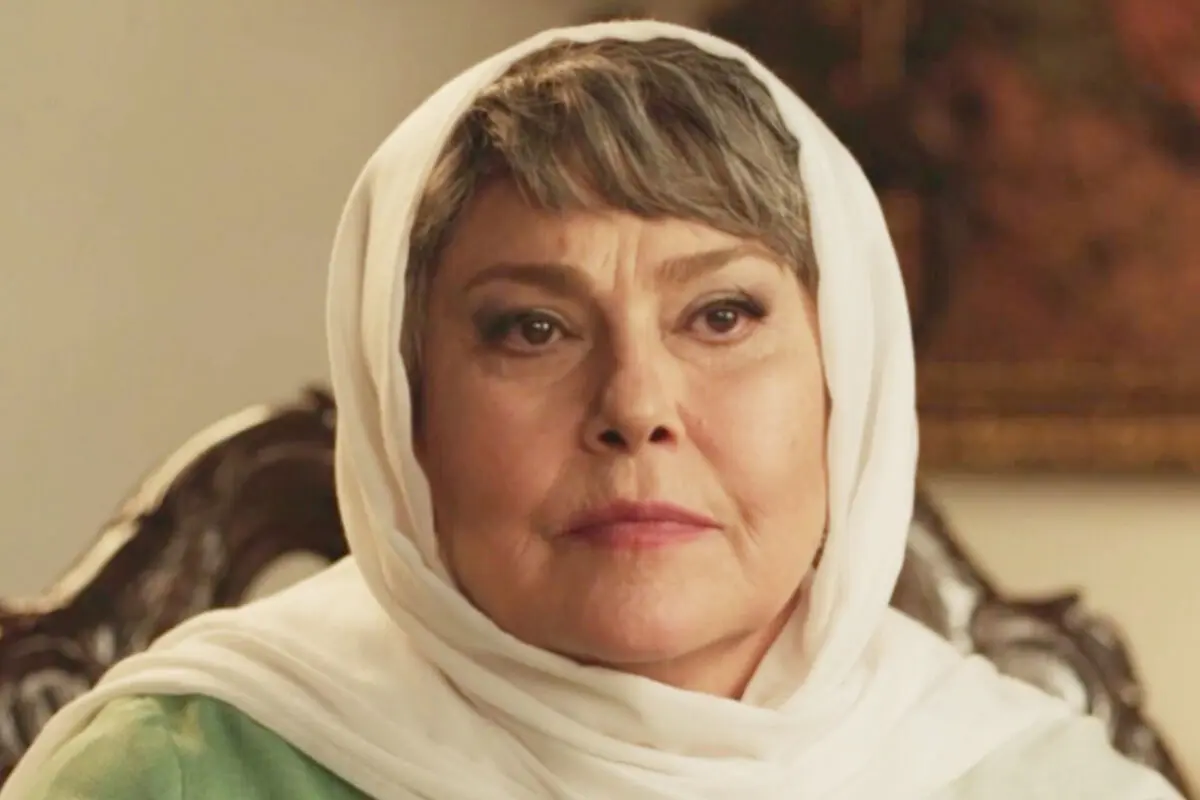 حلقه‌ دست مهرانه مهین‌ترابی در اکران «رها»؛ شایعه ازدواج دوباره داغ شد