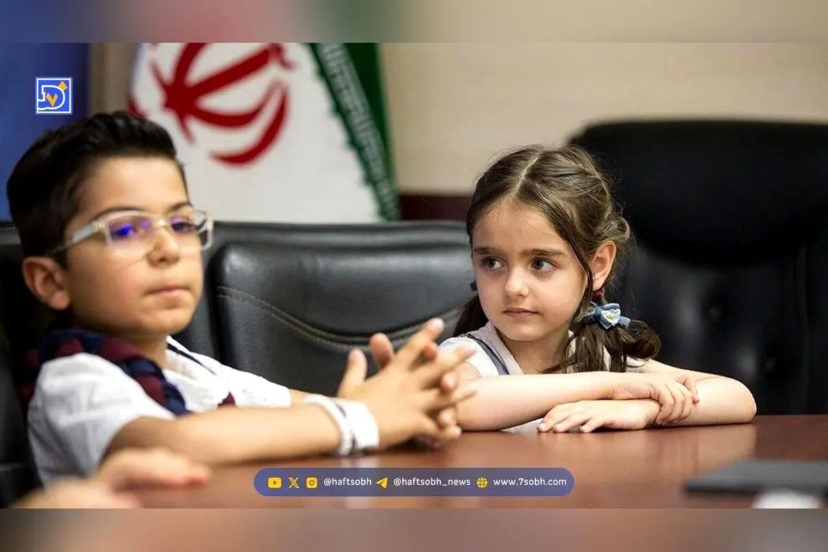 عکسی نادر از یونا تدین و نیوشا علیپور در کنار حامد بهداد در اکران فیلم «قصر شیرین» سال ۹۸