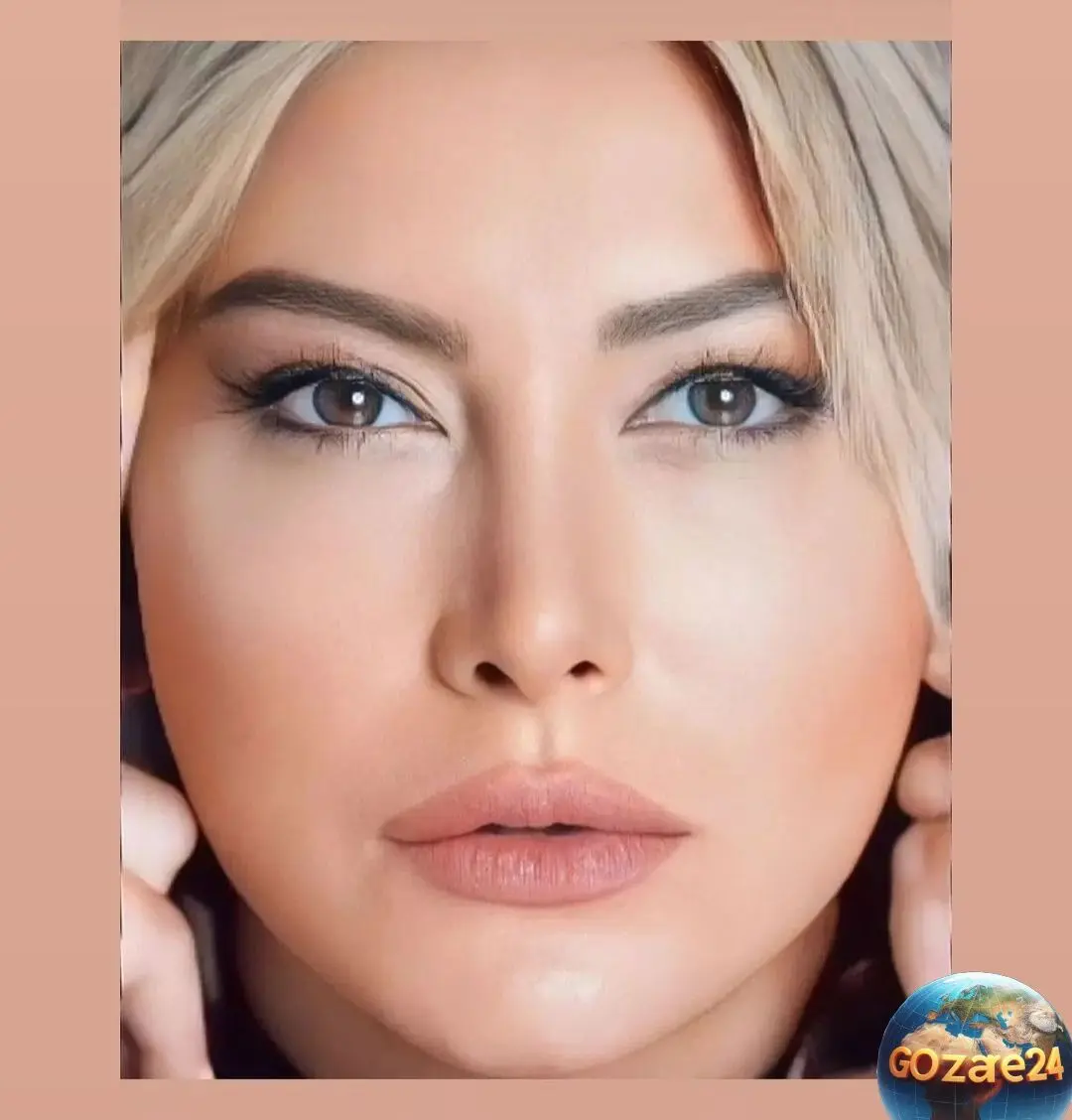طرح سنتی و شیک روسری فریبا نادری با گل‌های زیبا و ریز درشت
