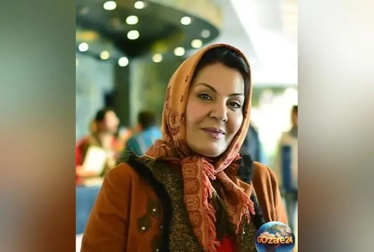 میز عزای ساده و شیک زهره حمیدی؛ تصویری از دیزاین زیبا با گُل، شمع، قرآن و حلوا در سوگ بازیگر پیشکسوت سینمای ایران