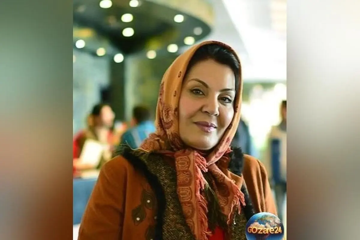 میز عزای ساده و شیک زهره حمیدی؛ تصویری از دیزاین زیبا با گُل، شمع، قرآن و حلوا در سوگ بازیگر پیشکسوت سینمای ایران