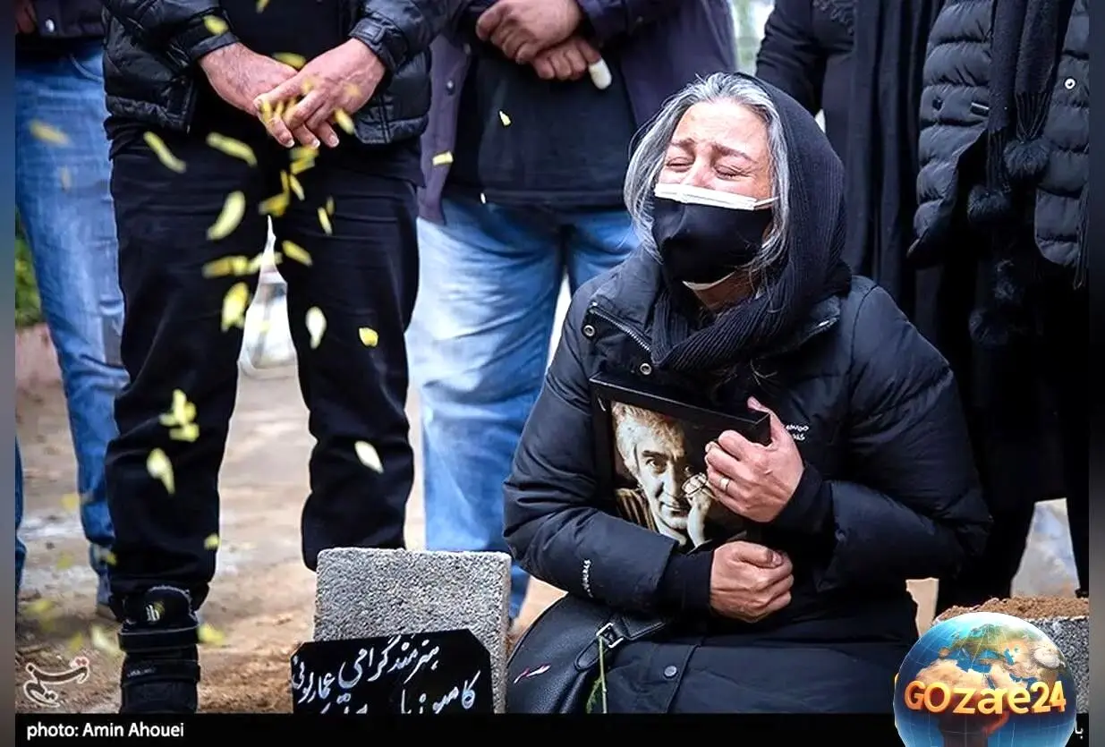 تصاویر و جزئیات غم‌انگیز وداع نسرین مرادی با همسر کارگردان در مراسم خاکسپاری پرتویی | حضور سروش صحت و جعفر پناهی در تشییع پیکر
