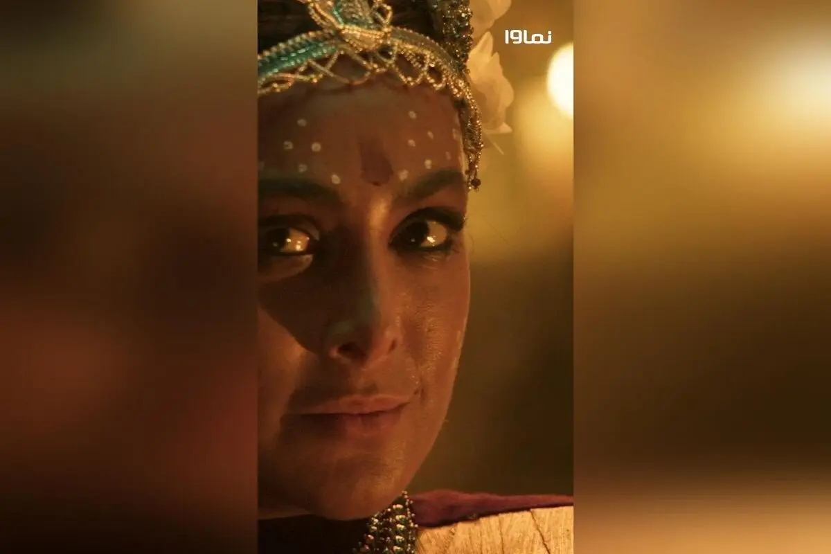 سریال سووشون با بازی بهنوش طباطبایی و آزاده صمدی، اقتباس نرگس آبیار از رمان ماندگار سیمین دانشور، جمعه‌ها در نماوا با تخفیف ۴۰٪