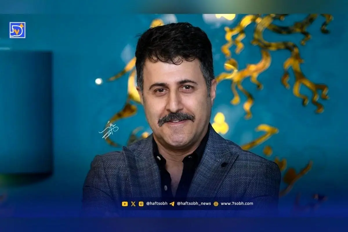 بیوگرافی کامل هومن حاجی‌عبدالهی؛ بازیگر، مجری و صداپیشه محبوب ایرانی با زندگی شخصی و آثار برتر