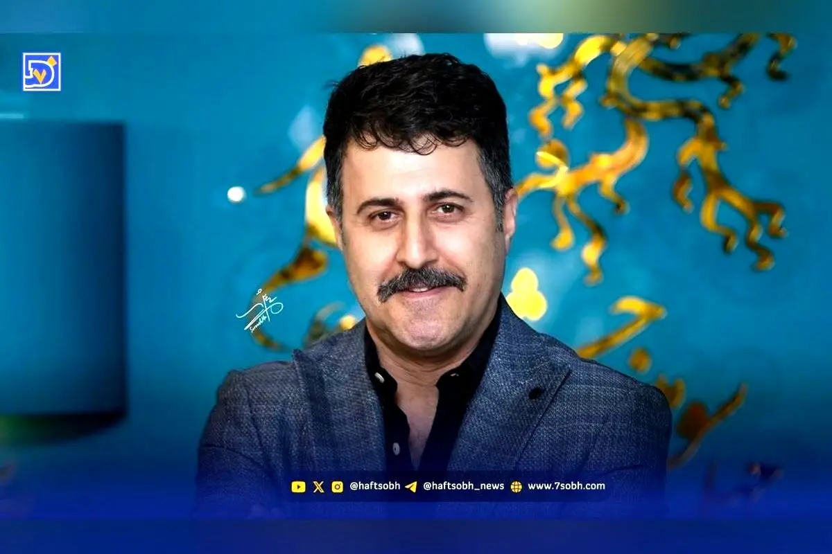 بیوگرافی کامل هومن حاجی‌عبدالهی؛ بازیگر، مجری و صداپیشه محبوب ایرانی با زندگی شخصی و آثار برتر