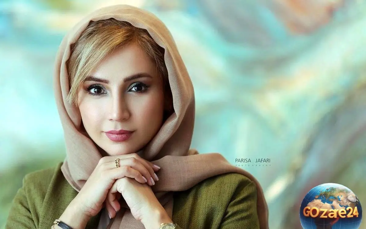 تصویر لوکس و شاهانه پنت هاوس شبنم قلی‌خانی در دبی با گچ‌بری‌های شیک، مبلمان سرمه‌ای و فرش دلربا