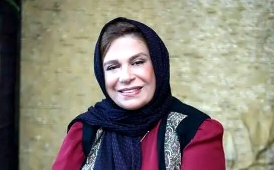 کیک‌های تولد گوهر خیراندیش: از ۱ متری در ۶۳ سالگی تا مخملی قرمز با دخترش + عکس مبارکا!