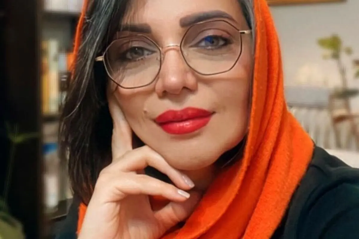 عکس جدید الهام پاوه نژاد با مدل مانتو مزونی و پارچه طرحدار، استایل خاص و متفاوت بازیگر مشهور