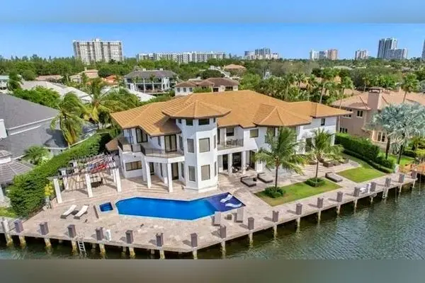 دکوراسیون داخلی مدرن و لوکس عمارت ساحلی لیونل مسی در فلوریدا | طراحی خاص و دیدنی خانه ستاره فوتبال آرژانتین