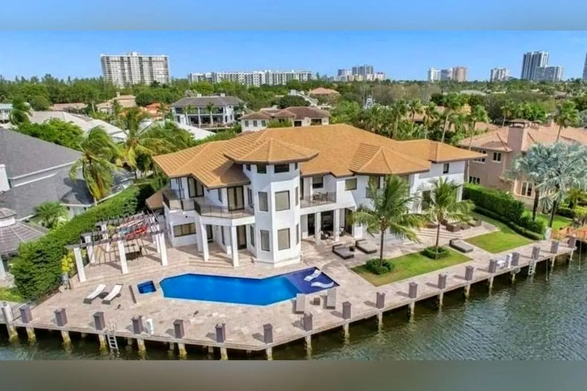 دکوراسیون داخلی مدرن و لوکس عمارت ساحلی لیونل مسی در فلوریدا | طراحی خاص و دیدنی خانه ستاره فوتبال آرژانتین