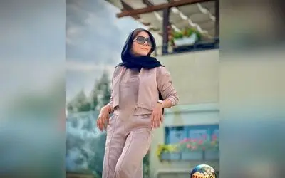 تصاویر و بررسی چیدمان مجلل و طبیعی بالکن آزاده زارعی با طراحی مدرن و دل‌نشین