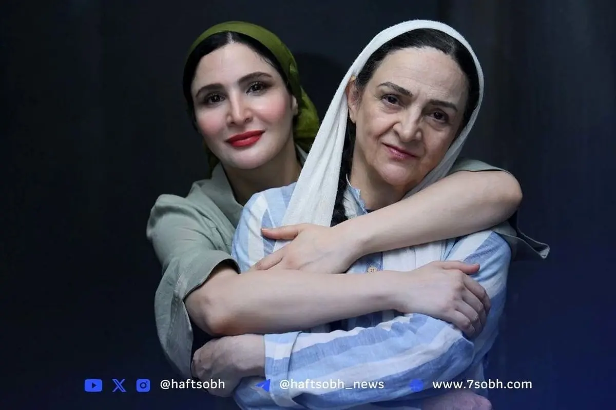 گلاب آدینه و نورا هاشمی در پشت صحنه نمایش «هم این / هم آن»؛ لحظاتی دلنشین و دیدنی همراه با عکس‌های جذاب