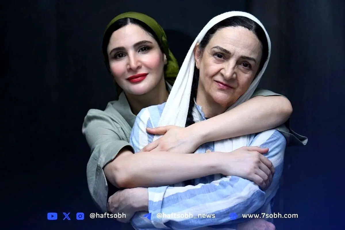 گلاب آدینه و نورا هاشمی در پشت صحنه نمایش «هم این / هم آن»؛ لحظاتی دلنشین و دیدنی همراه با عکس‌های جذاب