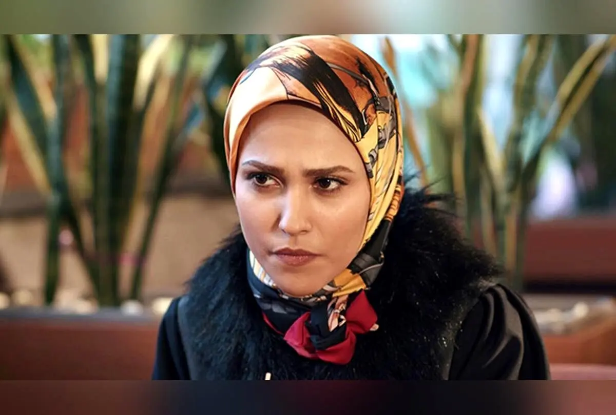 بیوگرافی و عکس‌های جدید آدرینا صادقی بازیگر جوان «احضار» پس از مهاجرت به لندن