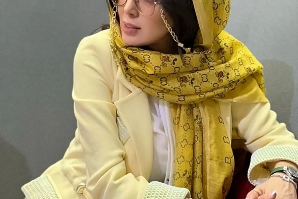 استایل متفاوت لیلا بلوکات با کت مجلسی و دامن شلواری در جدیدترین تصویر اینستاگرام