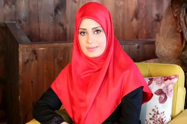 استایل خاص سفید صبا راد در بالکن خانه‌اش در ترکیه + تصاویر و جزئیات زندگی شخصی