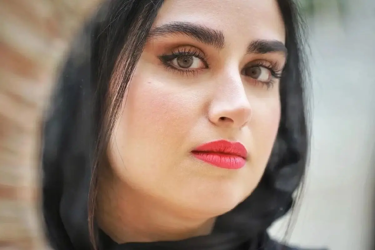 عروسی هانیه غلامی با لباس متفاوت و جنجالی؛ تصاویر خاص و حاشیه‌ساز در شبکه‌های اجتماعی