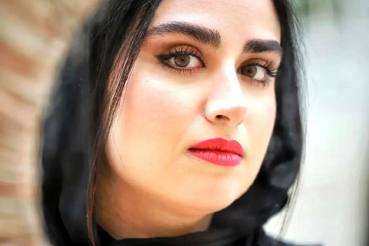 عروسی هانیه غلامی با لباس متفاوت و جنجالی؛ تصاویر خاص و حاشیه‌ساز در شبکه‌های اجتماعی