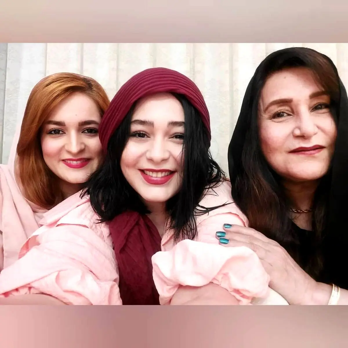 سانیا سالاری در نقش‌های داغ و جذاب سریال یزدان؛ عکس‌های جدید و پشت صحنه از بازیگر محبوب تلویزیون