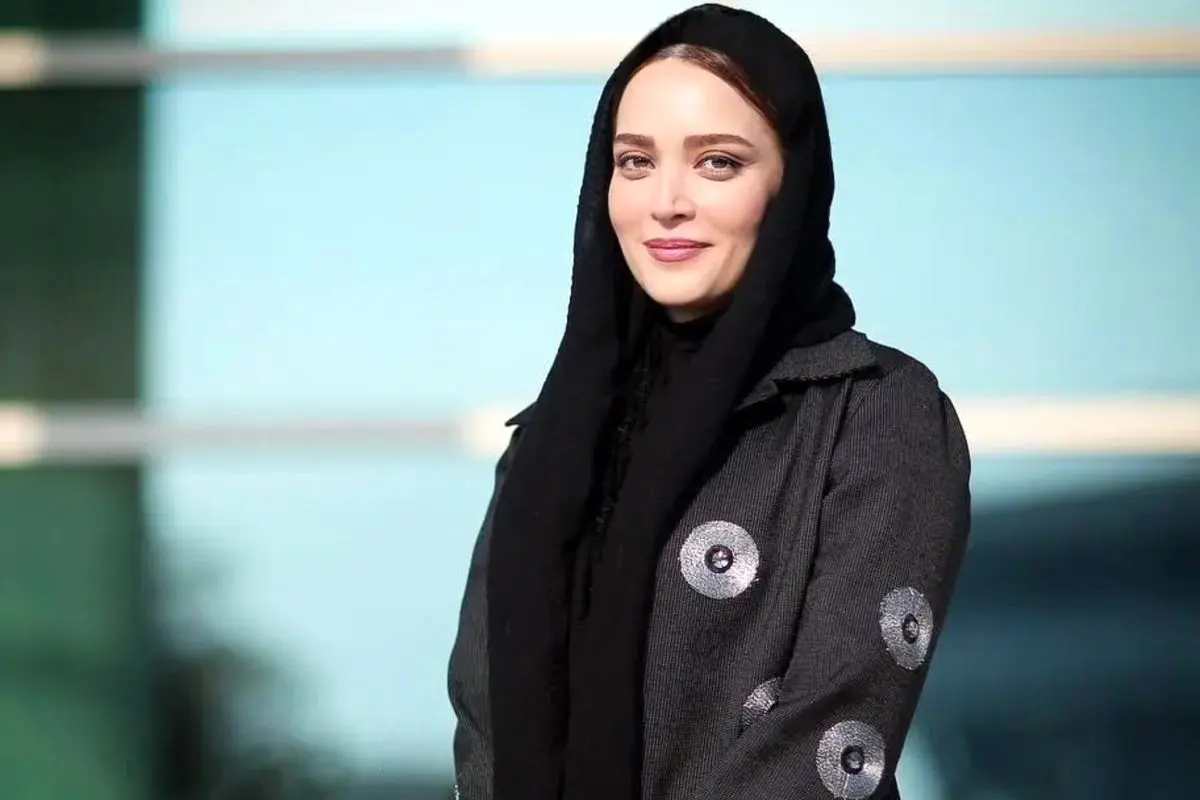 استایل متفاوت و متین بهنوش طباطبایی در دانشگاه | دیدار با استاد و دانشجویان + عکس