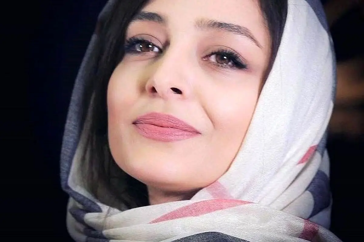 ساره بیات با سفره هفت سین لاکچری و ظروف آنتیک + عکسهای دیدنی و استایل بینظیر