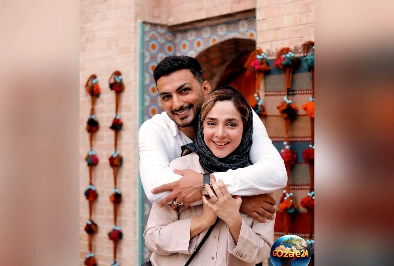 المیرا دهقانی و همسرش در کنار هم؛ سلفی بامزه و دیدنی بازیگر مشهور و شباهت کم آنها+ عکس