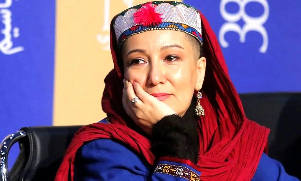 تصویر قدیمی و جذاب از پشت صحنه فیلم «توکیو بدون توقف» با استایل دهه ۶۰ پانته‌آ بهرام
