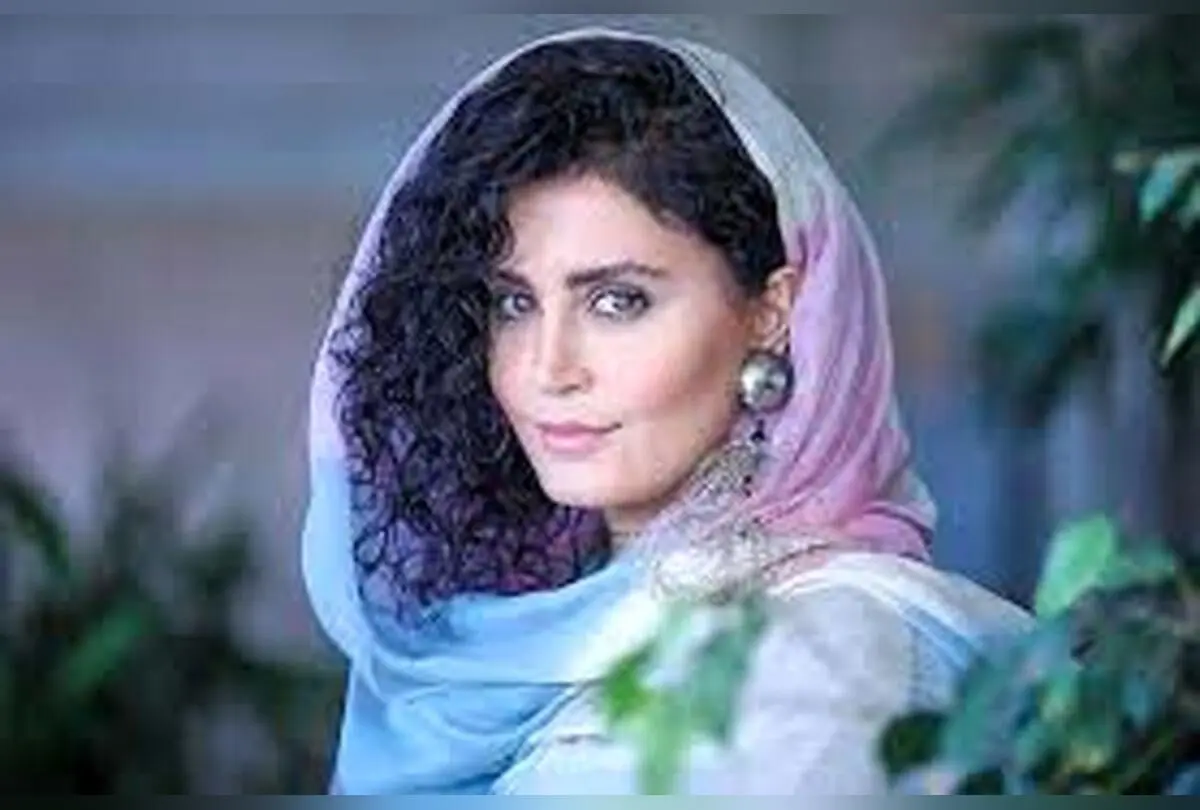 الناز شاکردوست با استایل جسورانه در اکران خصوصی فیلم “گوزن‌های اتوبان”؛ تصویری متفاوت و بحث‌برانگیز