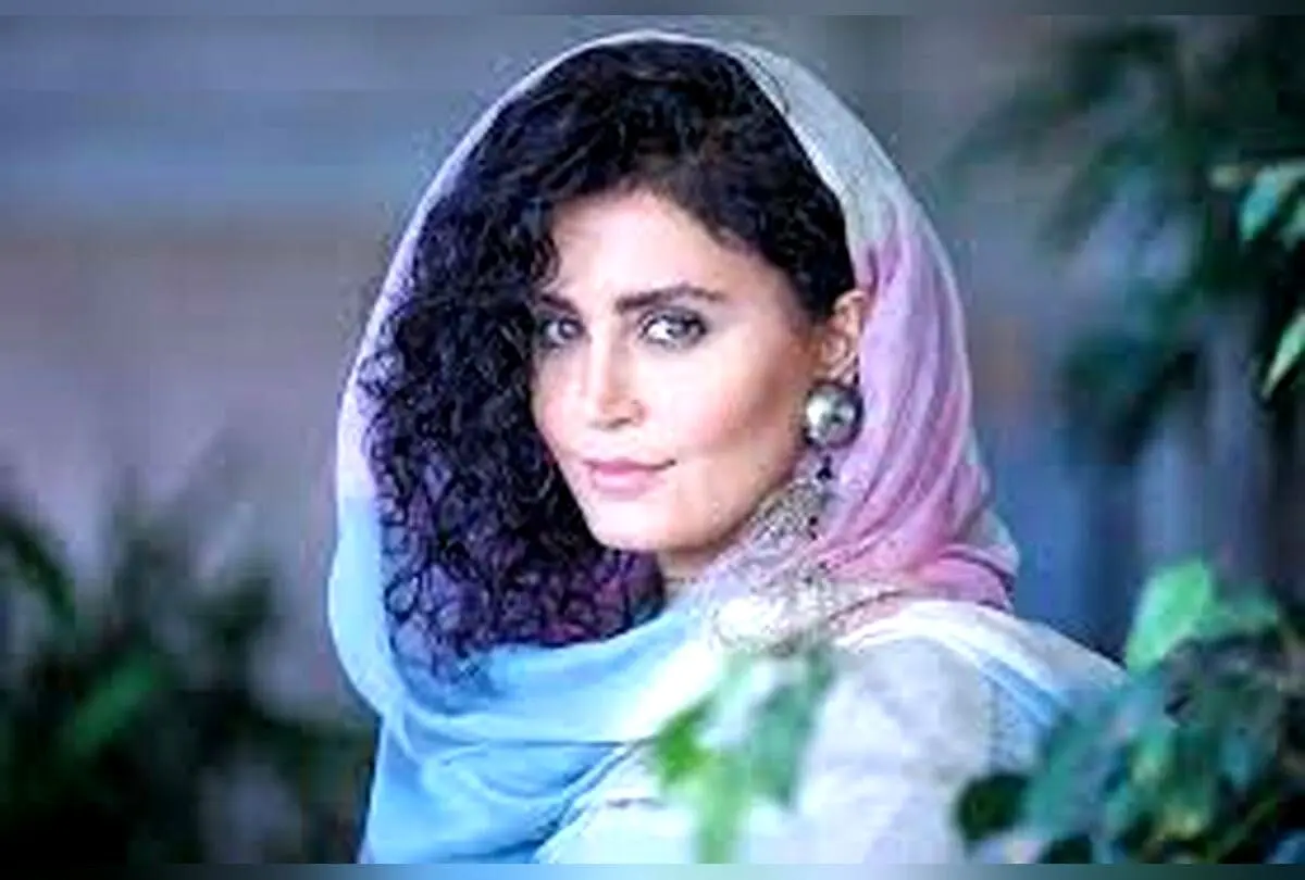 الناز شاکردوست با استایل جسورانه در اکران خصوصی فیلم “گوزن‌های اتوبان”؛ تصویری متفاوت و بحث‌برانگیز