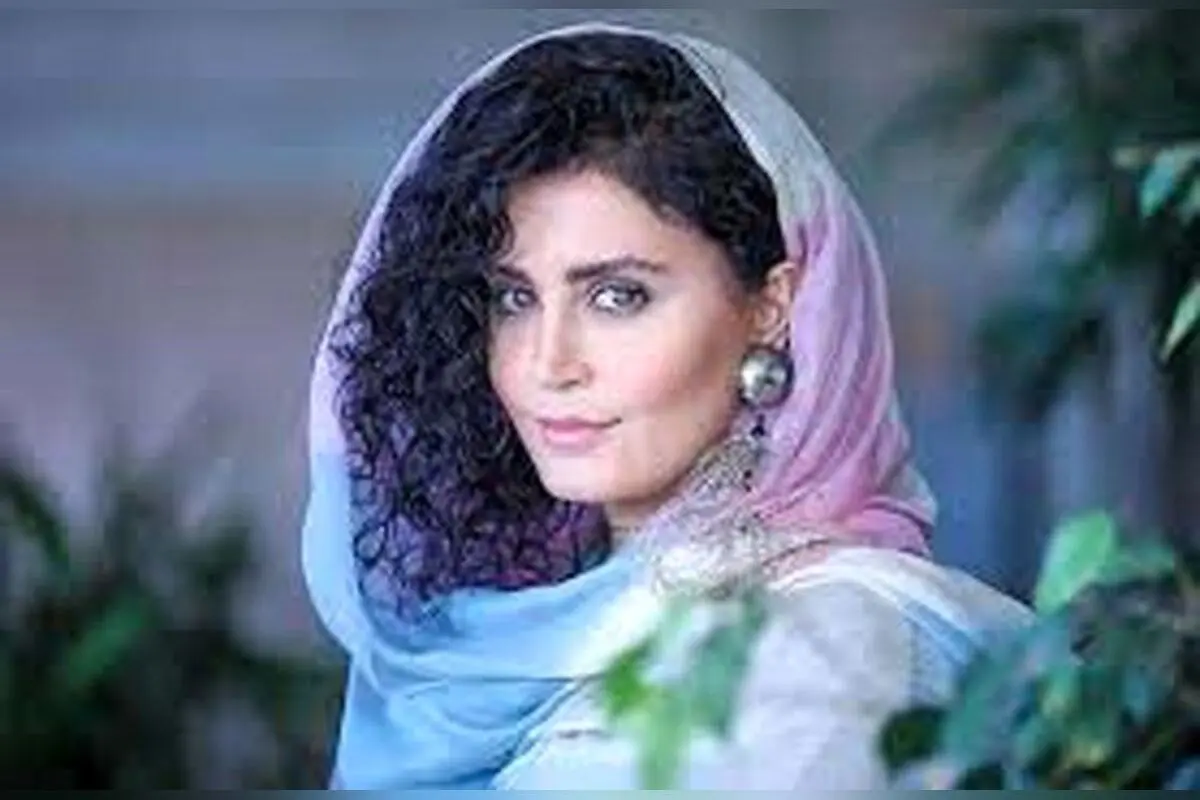 الناز شاکردوست با استایل جسورانه در اکران خصوصی فیلم “گوزن‌های اتوبان”؛ تصویری متفاوت و بحث‌برانگیز